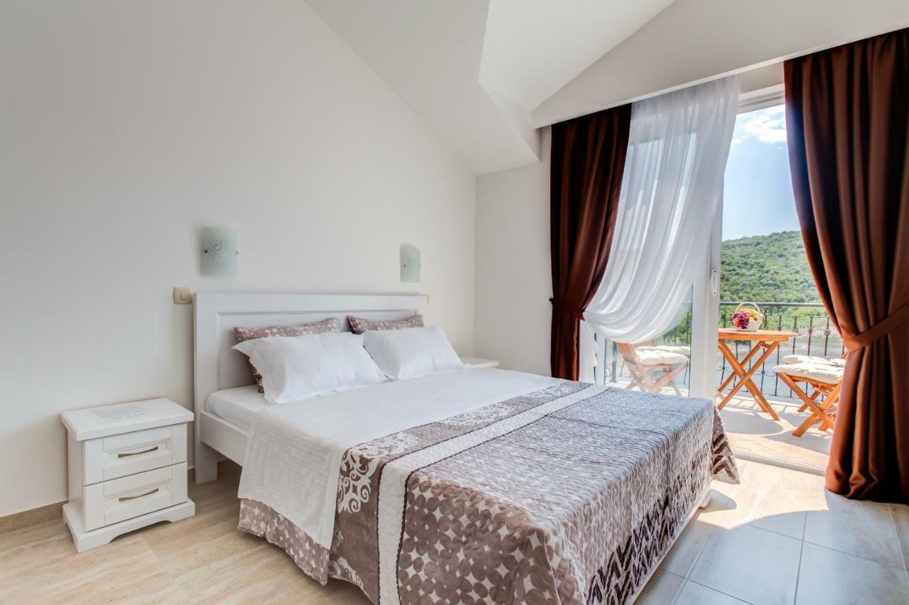 Villa San Apartments Tivat Exterior foto